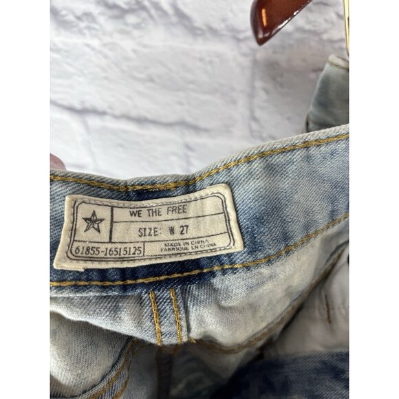 FREE PEOPLE Women's LIght Wash Cuffed Studded Shorts Size 27 - Picture 3 of 5